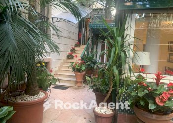Giardino - Bilocale via del Parco Margherita, Napoli (zona Chiaia) - foto 1