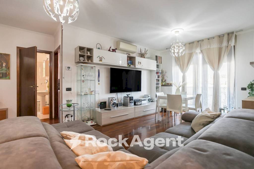 Salone - Three-room apartment viale G. Marconi, 12D, Dalmine - photo 1