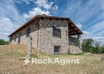Facciata - Villa strada Della Poggetta, Castiglione in Teverina - foto 5