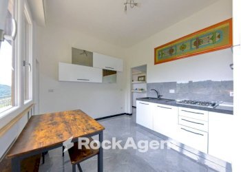 Cucina - Trilocale via del Poggio, 10, Varazze - foto 2