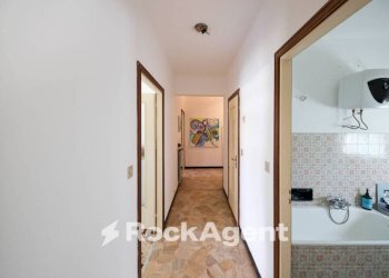 Corridoio - Three-room apartment via Avosso, 60, Casella - photo 5
