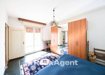 Camera da letto - Three-room apartment via Avosso, 60, Casella - photo 19