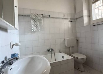 Bagno - Appartamento via Principessa Maria, 9, Sassari - foto 9