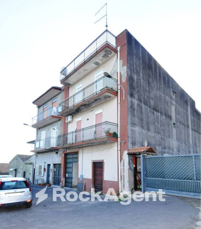 Facciata - Four-room apartment vico Tomasello, 13, San Pietro Clarenza - photo 2