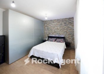 Camera da letto - Three-room apartment via Monte Grappa, 3, Mignanego - photo 12