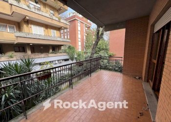 Camera da letto - Bilocale via Sanzeno, 15, Roma - foto 1