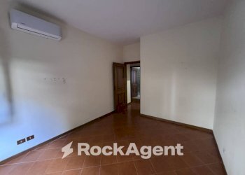 Camera da letto - Bilocale via Sanzeno, 15, Roma - foto 14