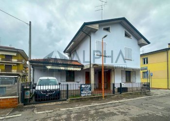 Facciata - Casa indipendente via Tobruk, Cesena - foto 1