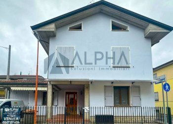 Facciata - Casa indipendente via Tobruk, Cesena - foto 21