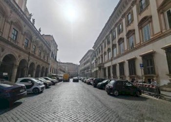 Zona - Office piazza dei Santi Apostoli, 80, Roma (neighborhood Centro Storico) - photo 2