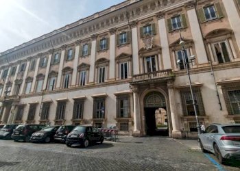 Facciata - Office piazza dei Santi Apostoli, 80, Roma (neighborhood Centro Storico) - photo 4