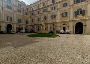 Cortile interno - Office piazza dei Santi Apostoli, 80, Roma (neighborhood Centro Storico) - photo 10
