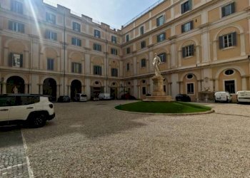 Cortile interno - Office piazza dei Santi Apostoli, 80, Roma (neighborhood Centro Storico) - photo 11
