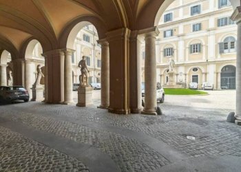 Cortile interno - Office piazza dei Santi Apostoli, 80, Roma (neighborhood Centro Storico) - photo 13