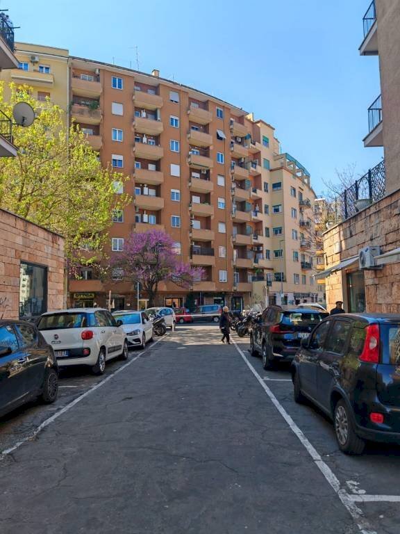Facciata - Appartamento via Zanzur, 32, Roma - foto 1