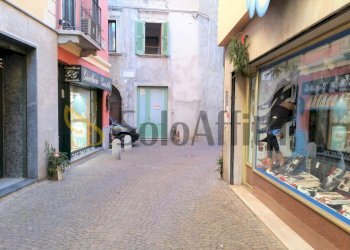 2.jpg - Locale Commerciale Porlezza - foto 3