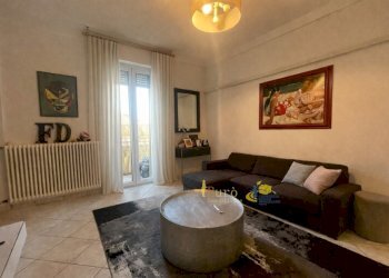 soggiorno vista 1.jpg - Trilocale Via M. Jacchia 4, Parma (zona Montanara) - foto 2