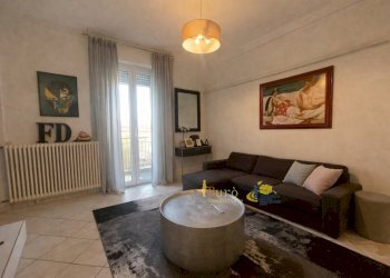 soggiorno vista 2.jpg - Trilocale Via M. Jacchia 4, Parma (zona Montanara) - foto 3