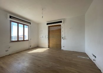 IMG_8452.JPG - Appartamento Via Bradia 28, Sarzana - foto 5