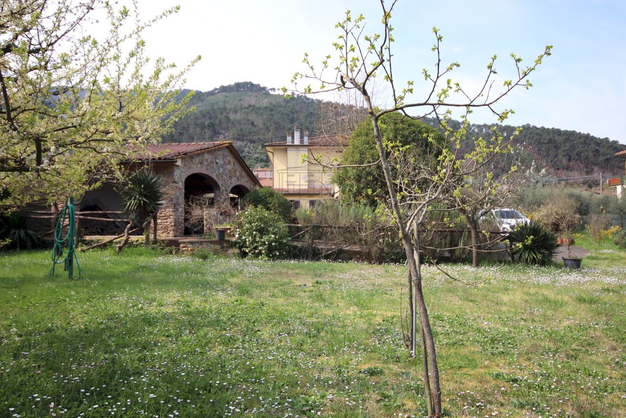 Villa singola divisa in 2 appartamenti - IA04201 ( - Villa Via Capo di Vico 3A, Lucca - foto 3