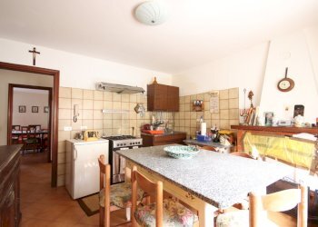 Villa singola divisa in 2 appartamenti - IA04201 ( - Villa Via Capo di Vico 3A, Lucca - foto 23