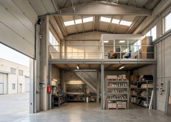 Nano Banana 2 resolution 1066x992_____Photorealist - Shed Santo Stefano di Magra - photo 2