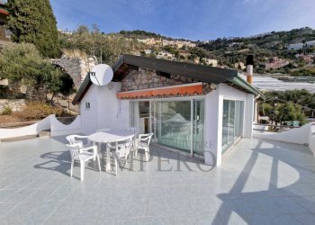 ampia terrazza - Villa Corso Mentone 2, Ventimiglia - foto 15