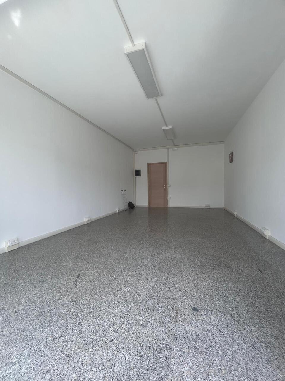 1.jpeg - Commercial Premises Viale Maiella 23/A, Francavilla al Mare - photo 1