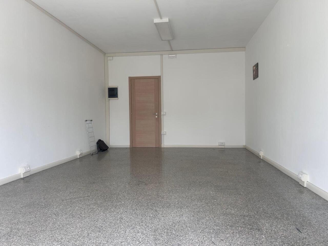 WhatsApp Image 2026-03-25 at 16.33.42.jpeg - Commercial Premises Viale Maiella 23/A, Francavilla al Mare - photo 3