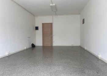 WhatsApp Image 2026-03-25 at 16.33.42.jpeg - Locale Commerciale Viale Maiella 23/A, Francavilla al Mare - foto 3