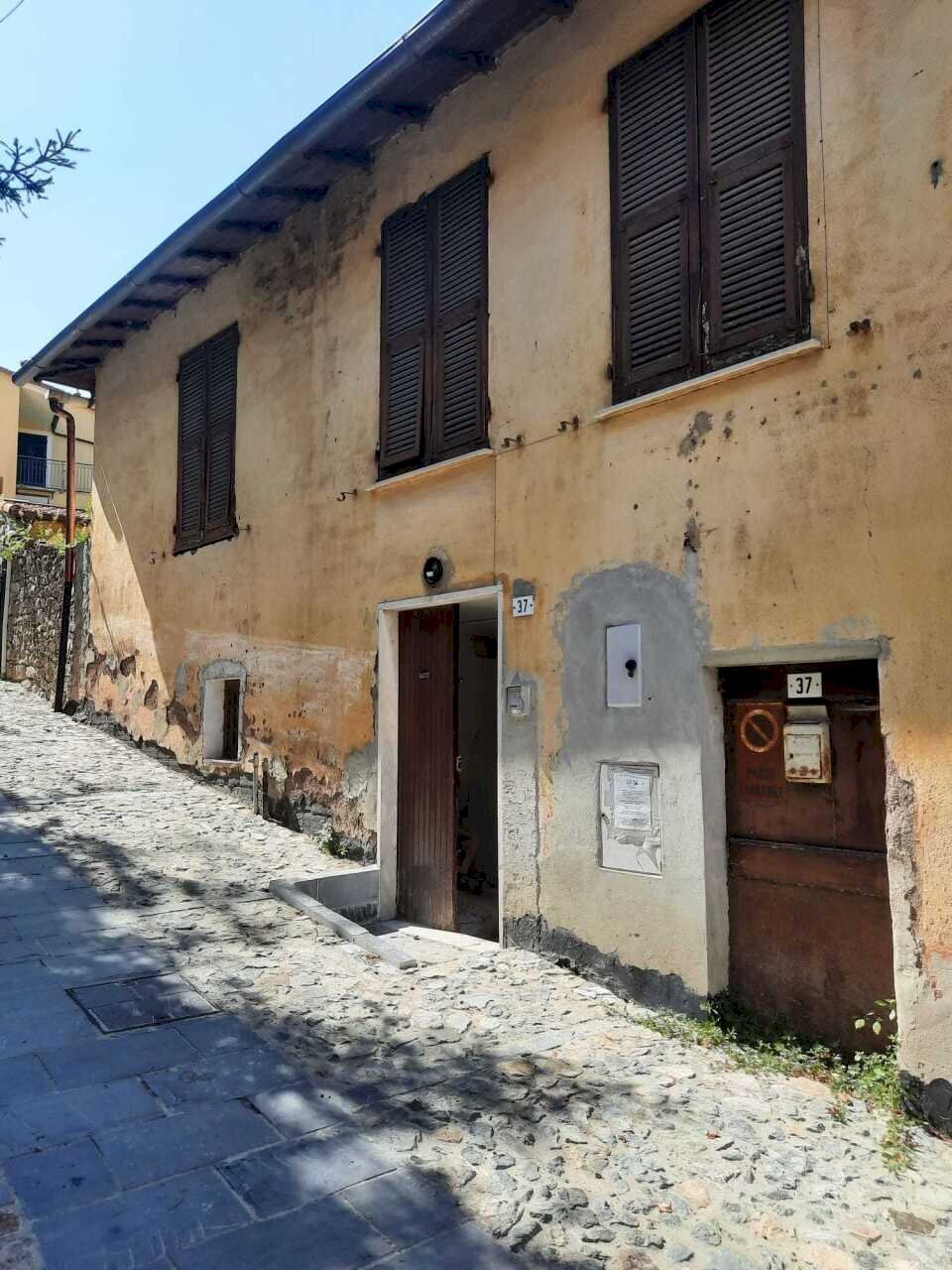 WhatsApp Image 2024-03-11 at 18.06.31 (2).jpeg - Portion of a house Via Pontano 37, Castiglione Chiavarese - photo 2