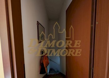 Scala che accede piano seminterrato.jpg - Villa Via alla Piana 84, Cannobio - photo 23