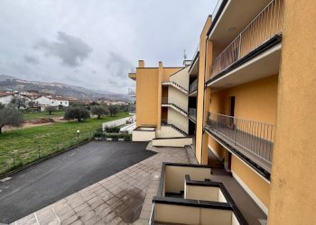 738fb593-730a-4fe5-a9ae-5ac661cd0fdf.jpg - Bilocale Via Borghetto, Castelnuovo Magra - foto 2