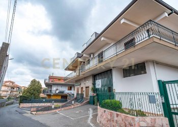 DSC05810.jpg - Quadrilocale Via delle Rose 17, Valverde - foto 1