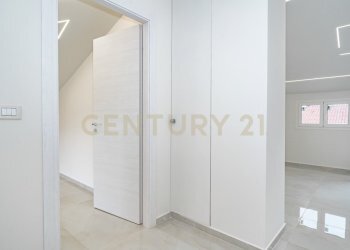 DSC05824.jpg - Quadrilocale Via delle Rose 17, Valverde - foto 11