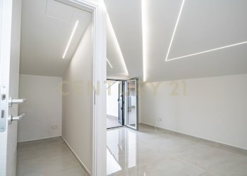 DSC05826.jpg - Quadrilocale Via delle Rose 17, Valverde - foto 12