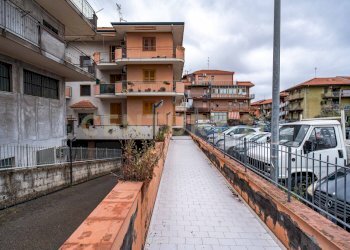 DSC05471.jpg - Quadrilocale Via Salvo D'Acquisto 42, Aci Catena - foto 1