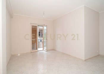 DSC05477.jpg - Quadrilocale Via Salvo D'Acquisto 42, Aci Catena - foto 3