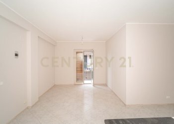 DSC05480.jpg - Quadrilocale Via Salvo D'Acquisto 42, Aci Catena - foto 5