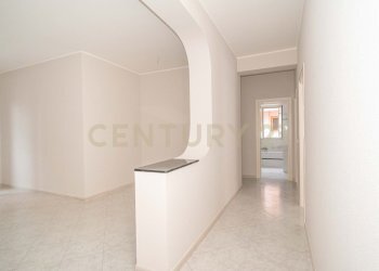 DSC05482.jpg - Quadrilocale Via Salvo D'Acquisto 42, Aci Catena - foto 7