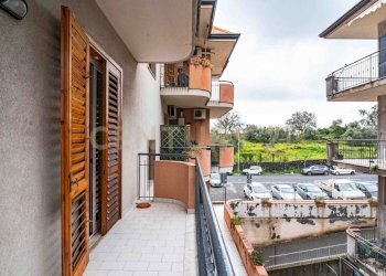 DSC05487.jpg - Quadrilocale Via Salvo D'Acquisto 42, Aci Catena - foto 10