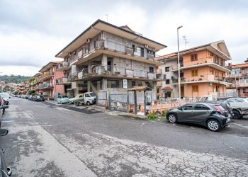 DSC05470.jpg - Quadrilocale Via Salvo D'Acquisto 42, Aci Catena - foto 24