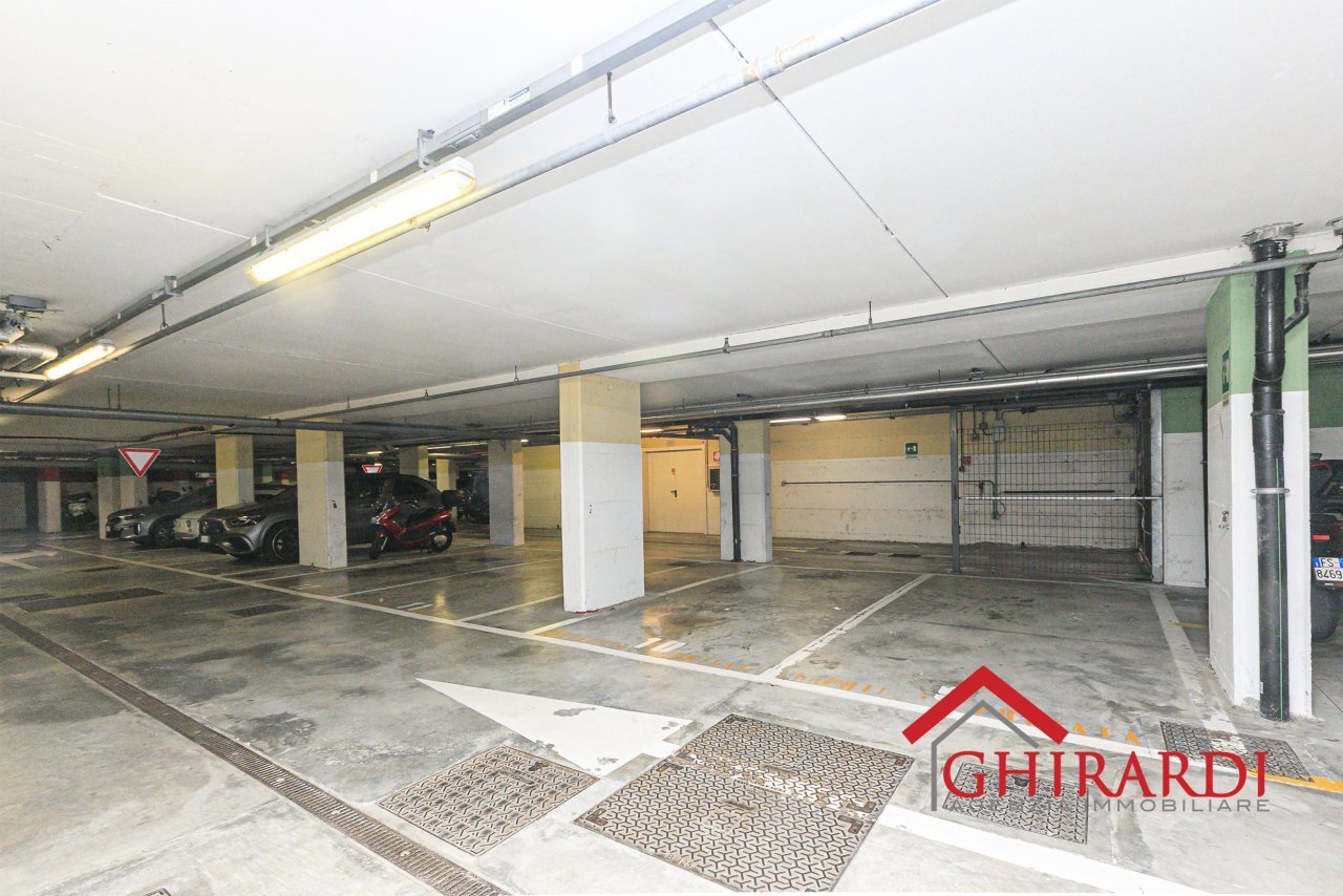 2.1 POSTI AUTO 9-12 BOMBINI.jpg - Box Via Bombrini, Genova (zona Sampierdarena) - foto 1