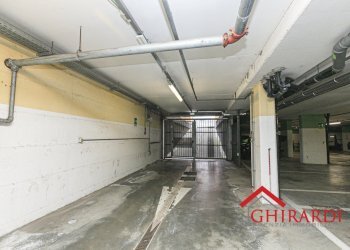 1.0 INGRESSO.jpg - Box Via Bombrini, Genova (zona Sampierdarena) - foto 2