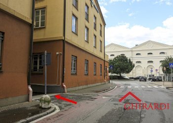 1.4 INGRESSO.jpg - Box Via Bombrini, Genova (zona Sampierdarena) - foto 5