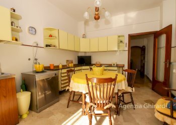 3.2 cucina.jpg - Appartamento Via Briscata 7, Genova (zona Sestri Ponente) - foto 6