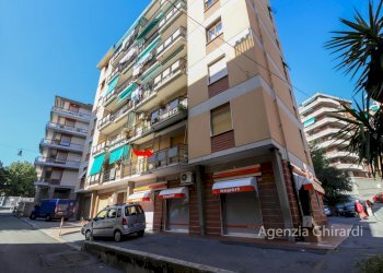 10 edificio.jpg - Appartamento Via Briscata 7, Genova (zona Sestri Ponente) - foto 18