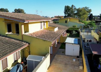 dji_fly_20260424_180024_144_1777281327331_photo_op - Independent house Viale Roma 210, Anzio - photo 1