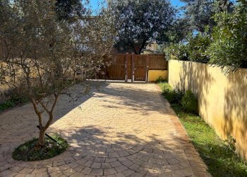 giardino.jpg - Casa indipendente Viale Stella Marina 24, Anzio - foto 1