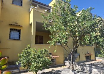 facciata - Terraced Villa Via degli Olmi 11, Anzio - photo 1